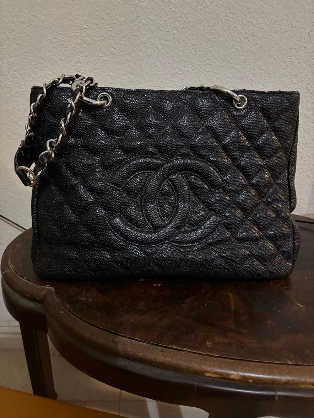 Source Unknown Black Quilted Shoulder Bag with Chain-Detail Strap